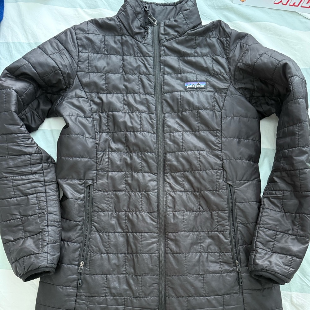 Patagonia Women's Black Nano-Puff jacket